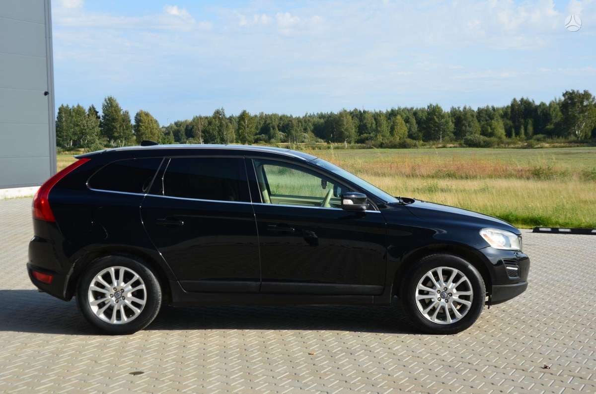 Volvo XC60 2010 — photo 10