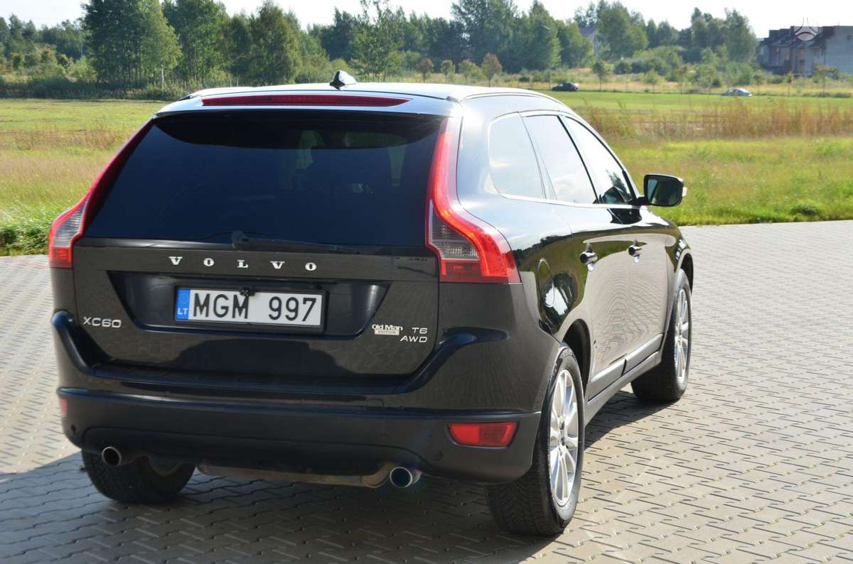 Volvo XC60 2010 — photo 14