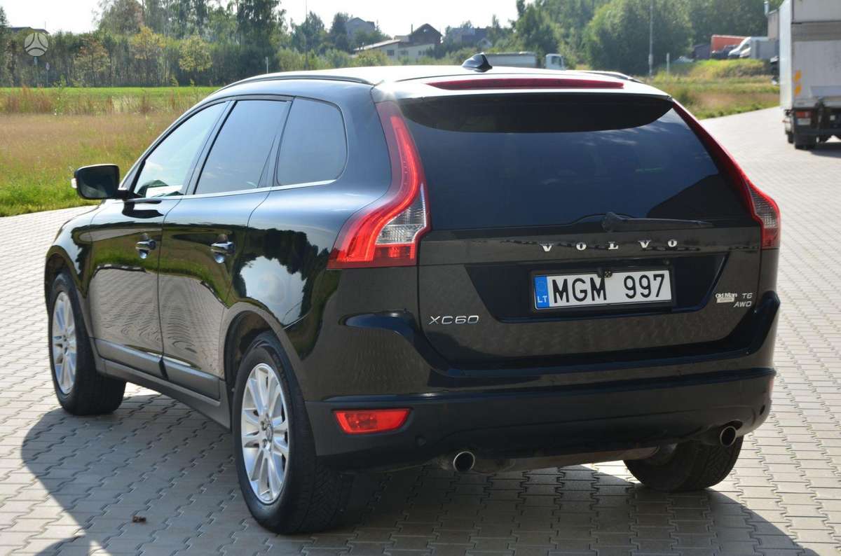 Volvo XC60 2010 — photo 16