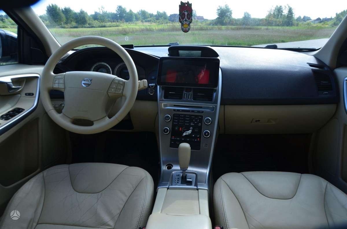 Volvo XC60 2010 — photo 28