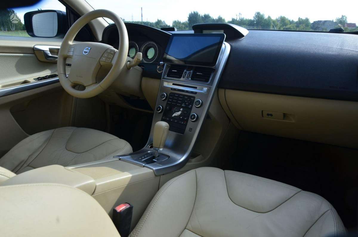 Volvo XC60 2010 — photo 29