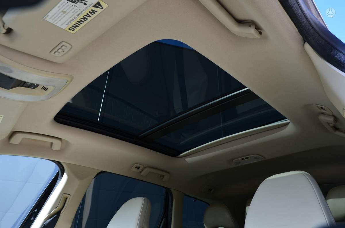Volvo XC60 2010 — photo 32