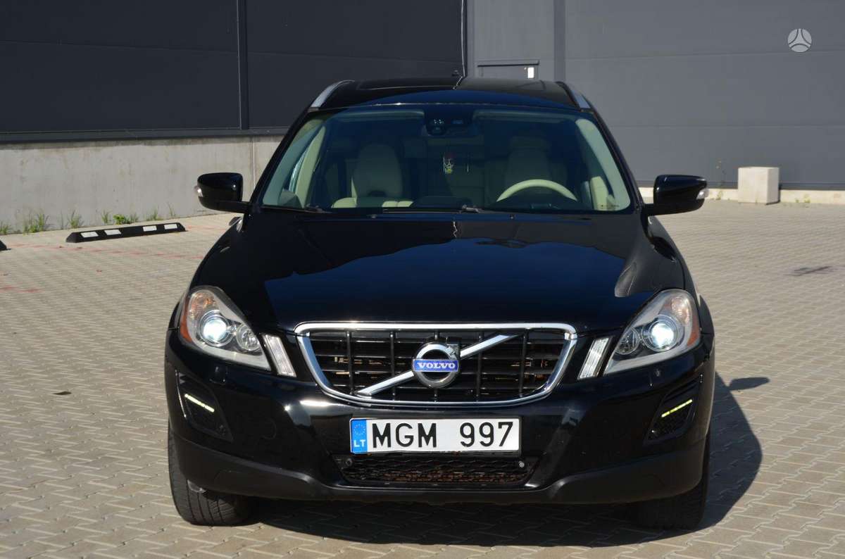 Volvo XC60 2010 — engine 3000 cm³, 286 HP (210kW)