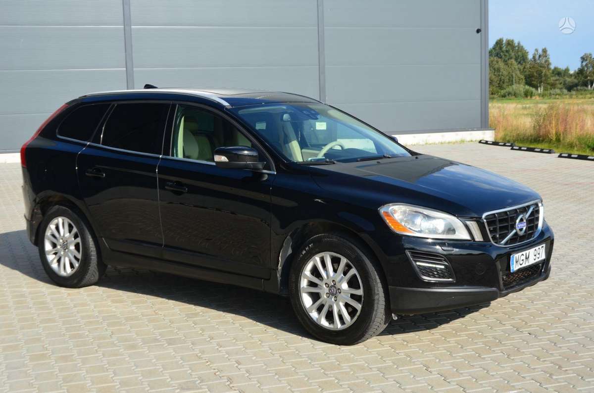 Volvo XC60 2010 — photo 7