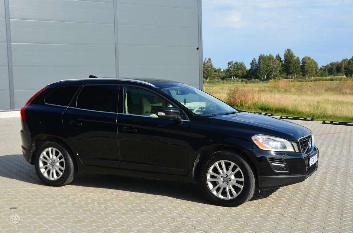 Volvo XC60 2010 — photo 8