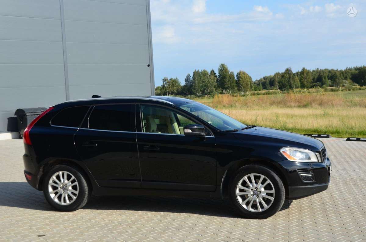 Volvo XC60 2010 — photo 9