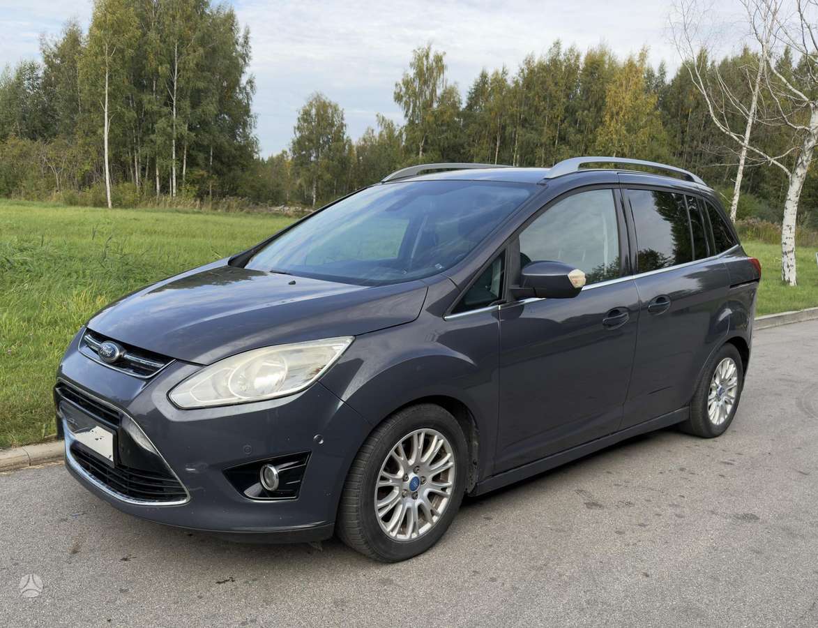 Ford Grand 2011 — салон