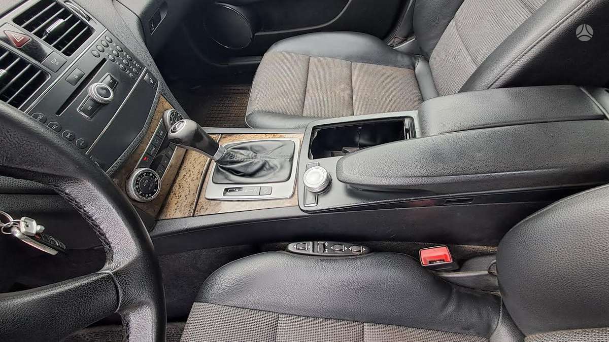 Mercedes-Benz C220 2008 — photo 10