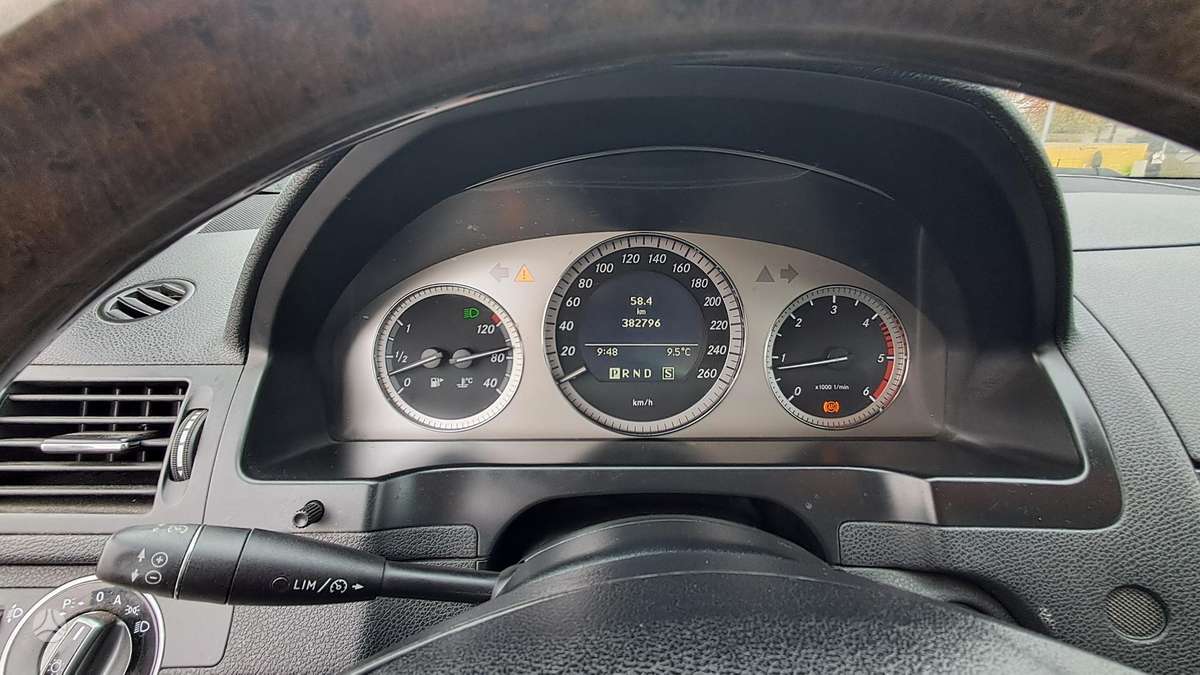Mercedes-Benz C220 2008 — photo 11