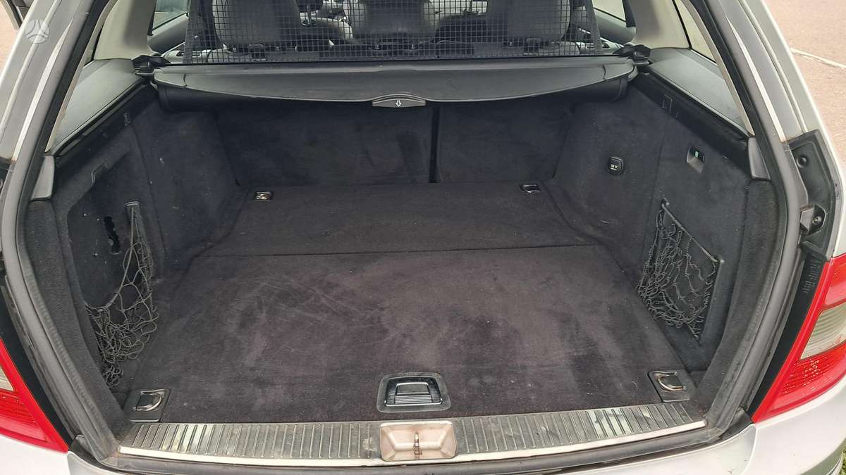 Mercedes-Benz C220 2008 — photo 15