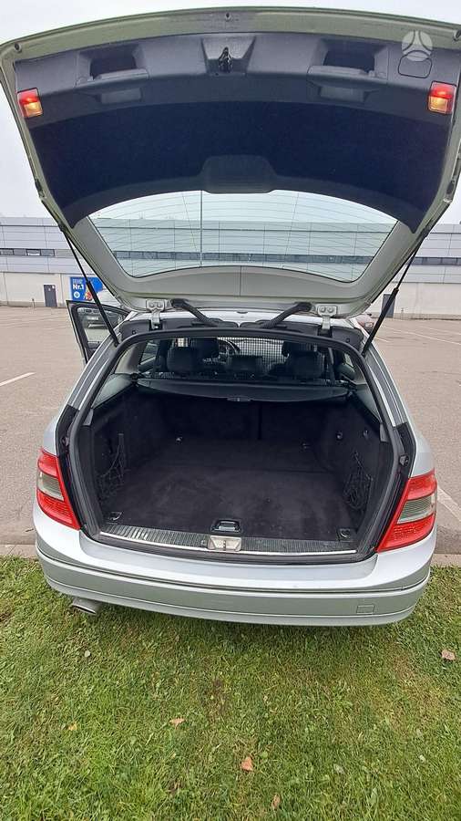 Mercedes-Benz C220 2008 — photo 16