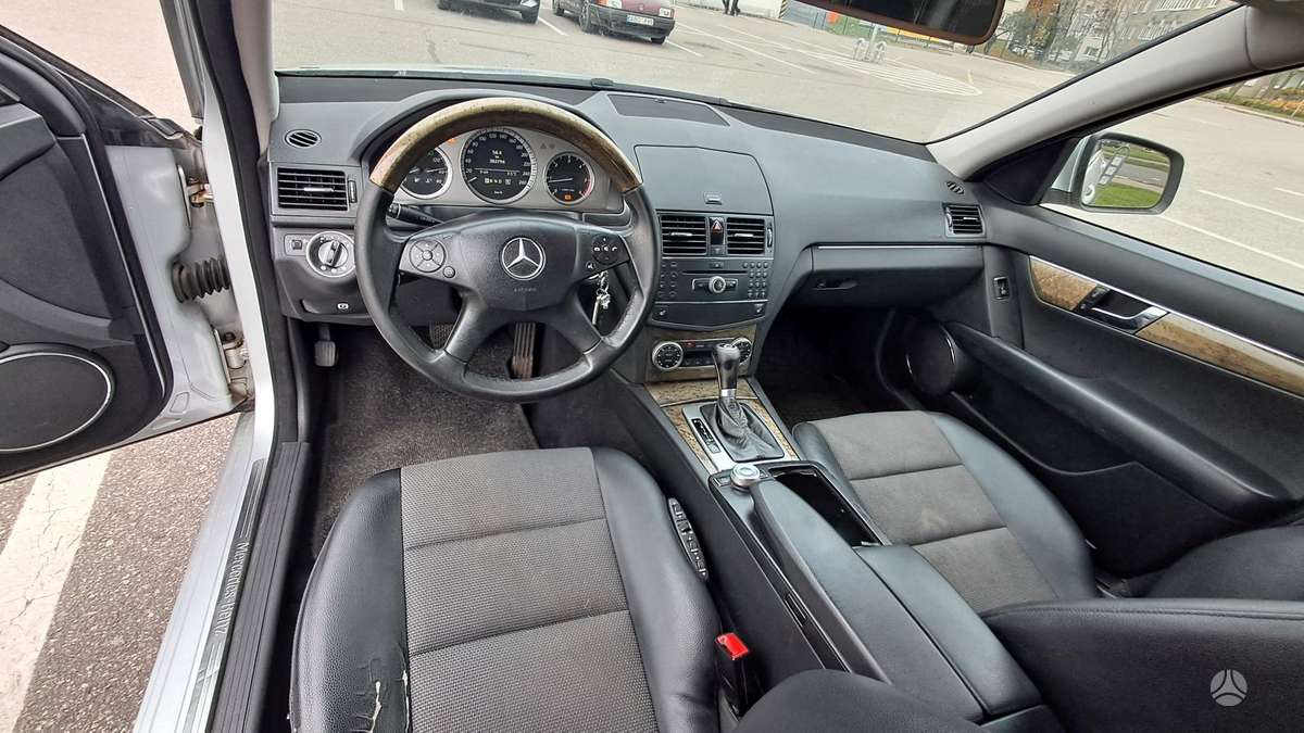 Mercedes-Benz C220 2008 — photo 9