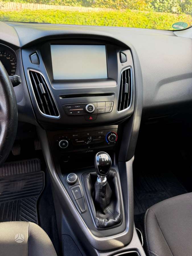 Ford Focus 2015 — фото 9