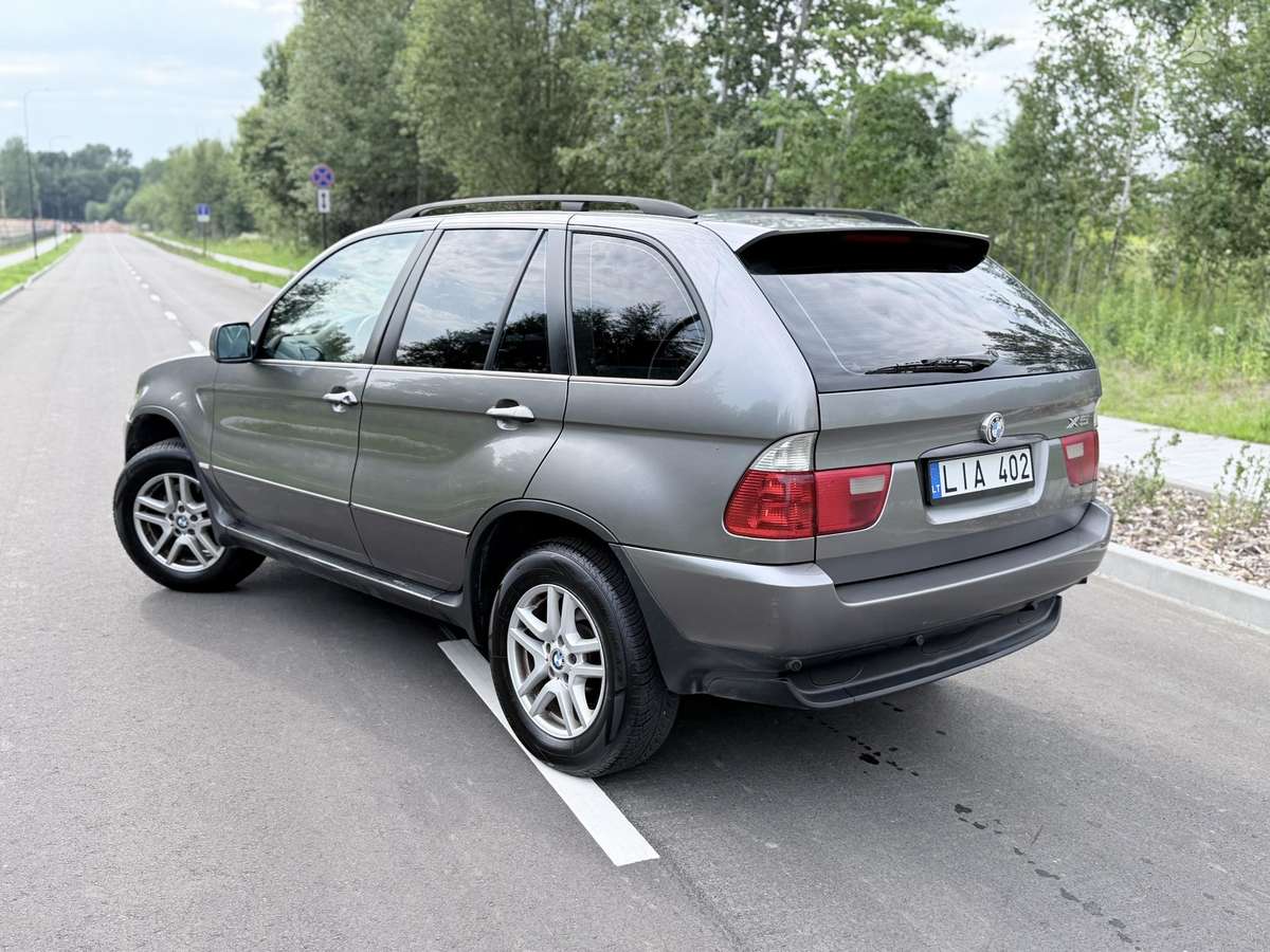 BMW X5 2005 — interior