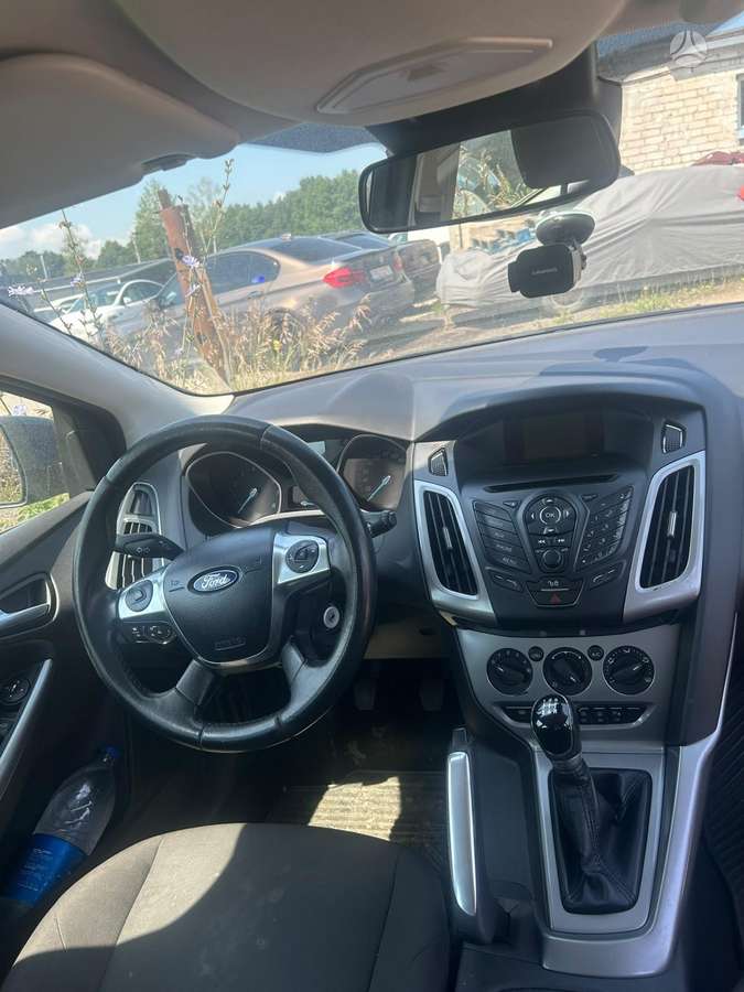 Ford Focus 2013 — photo 11