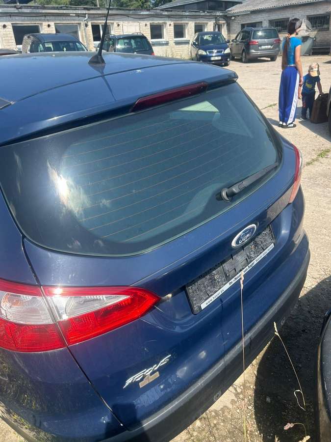 Ford Focus 2013 — engine 998 cm³, 101 HP (74kW)