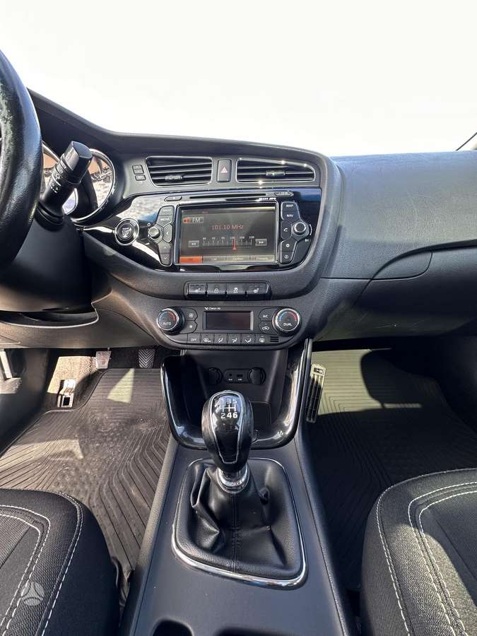 Kia Ceed 2013 — photo 17