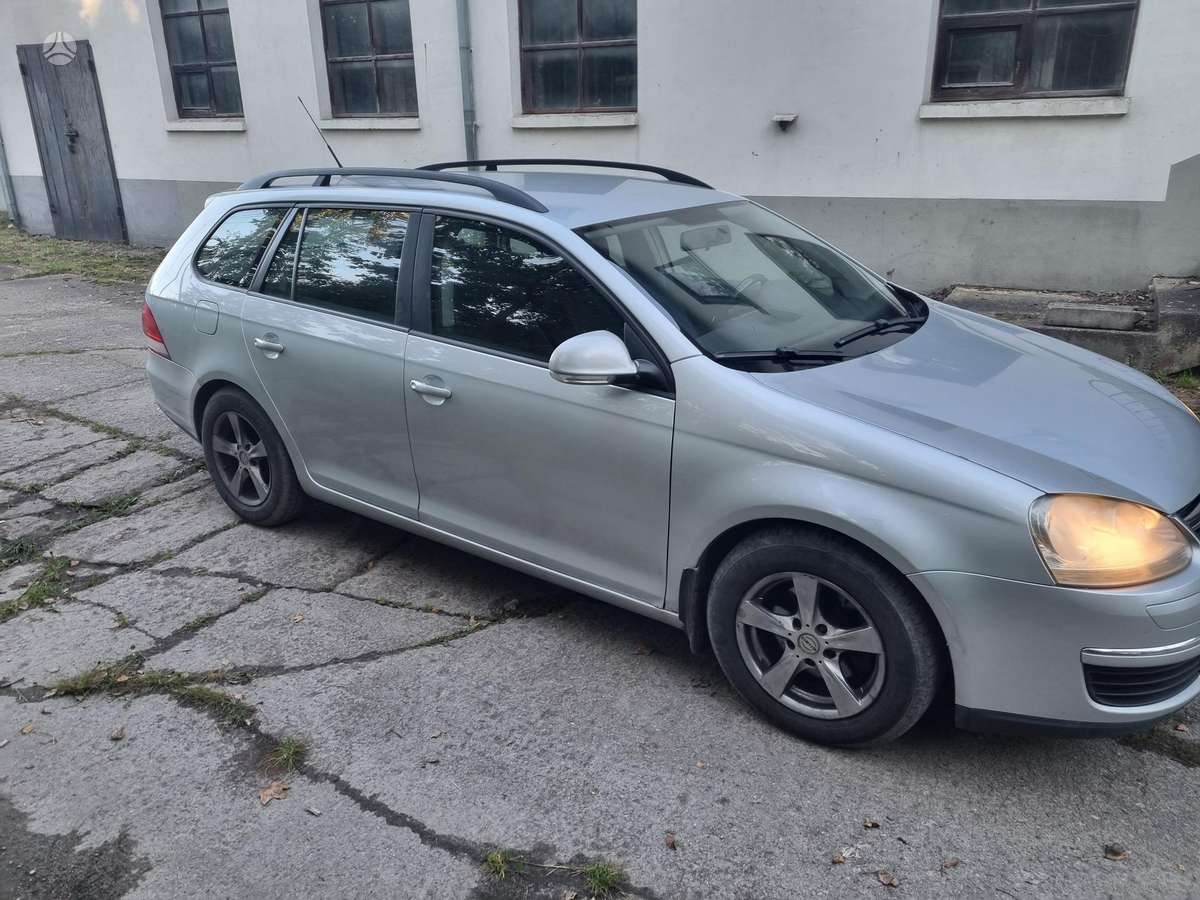Volkswagen Golf 2008 — салон