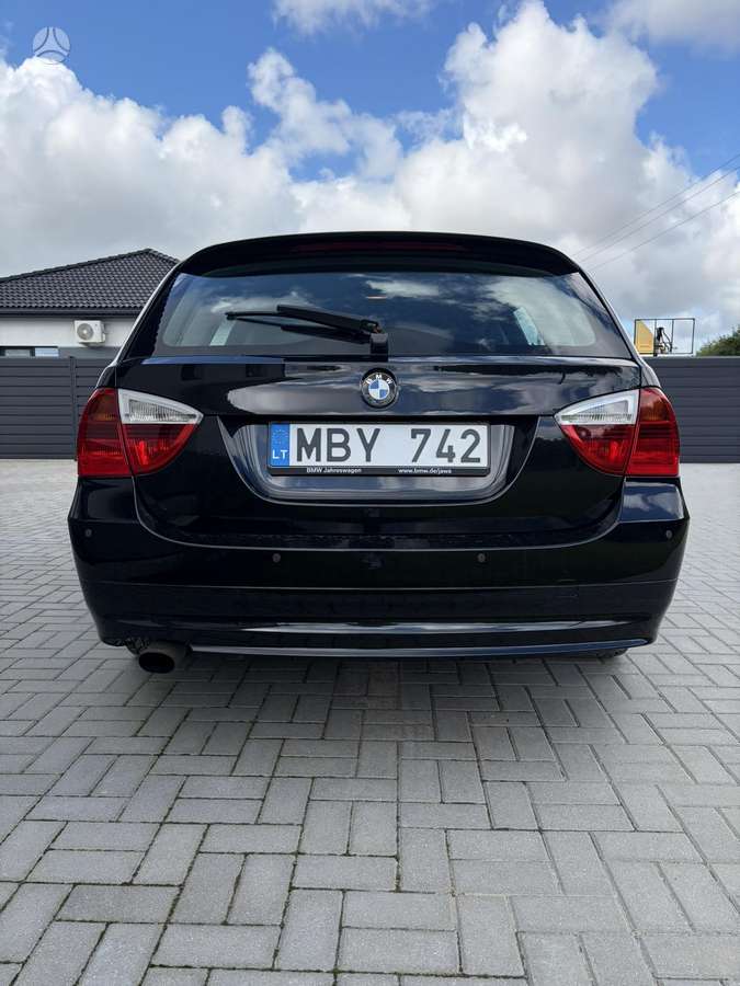 BMW 320 2005 — двигун 1995 cm³, 163 HP (120kW)