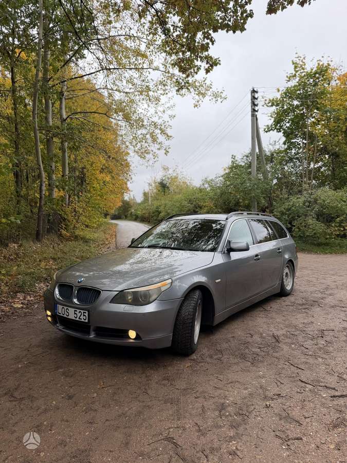 BMW 525 2004 — вигляд ззаду