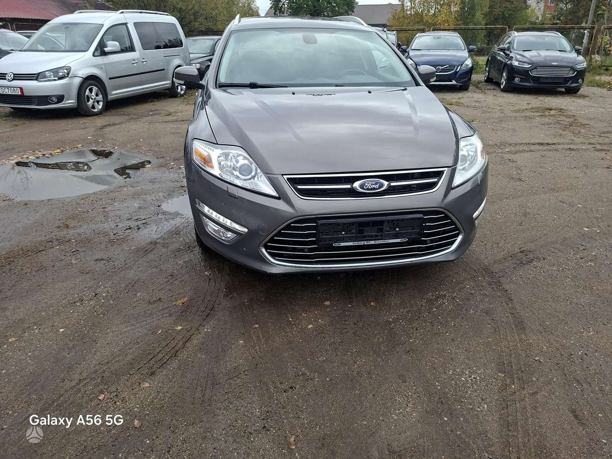 Ford Mondeo 2013 — вигляд ззаду