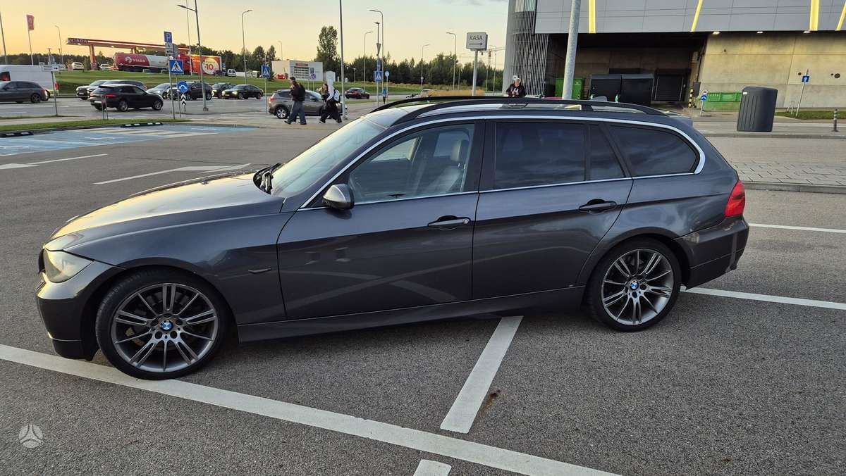 BMW 325 2007 — photo 5