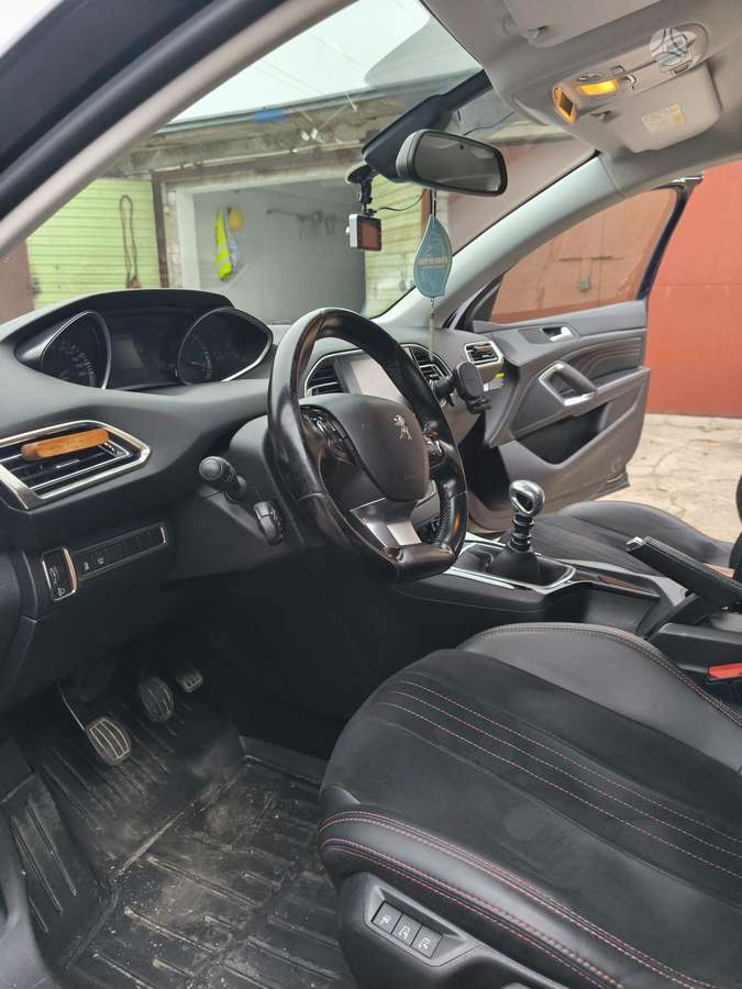 Peugeot 308 2015 — photo 10