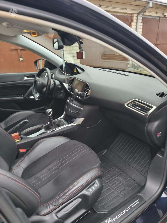 Peugeot 308 2015 — photo 11