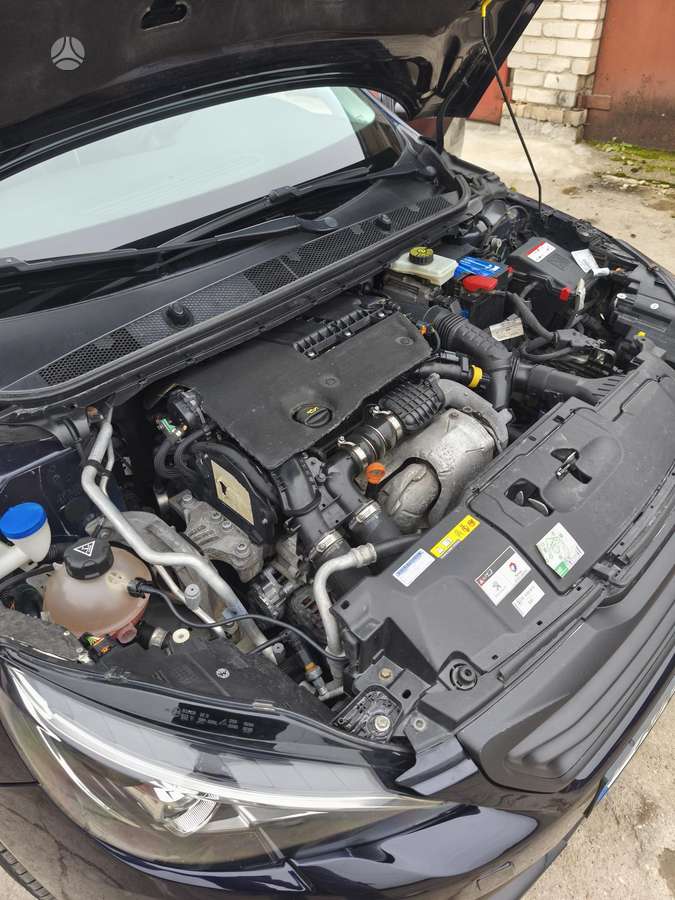 Peugeot 308 2015 — photo 9