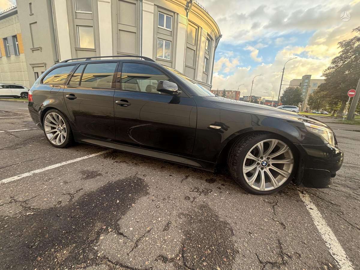 BMW 530 2005 — двигун 2993 cm³, 218 HP (160kW)