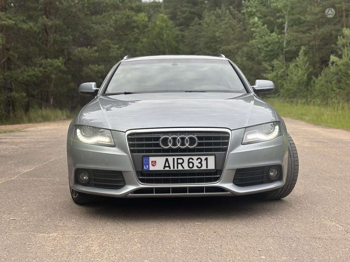 Audi A4 2012 — вигляд ззаду