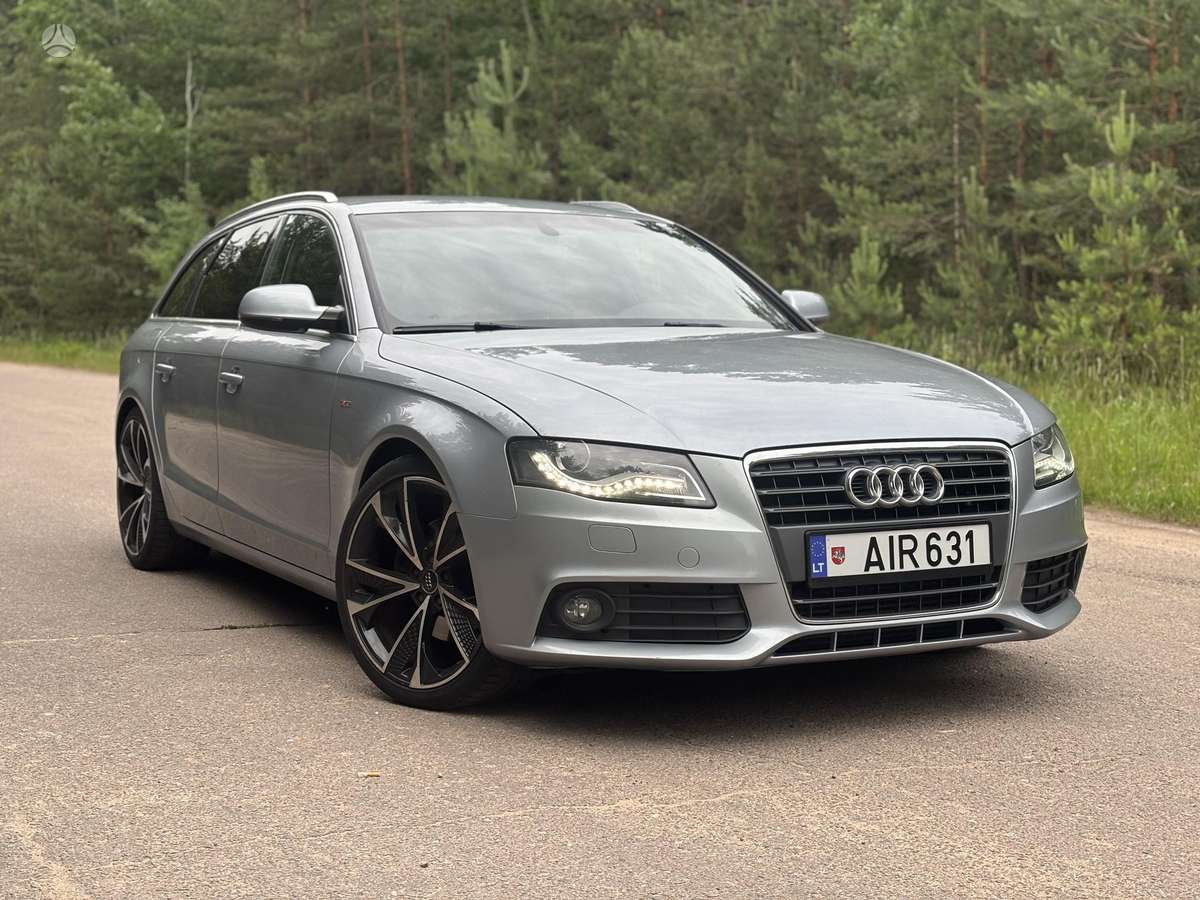 Audi A4 2012 — салон