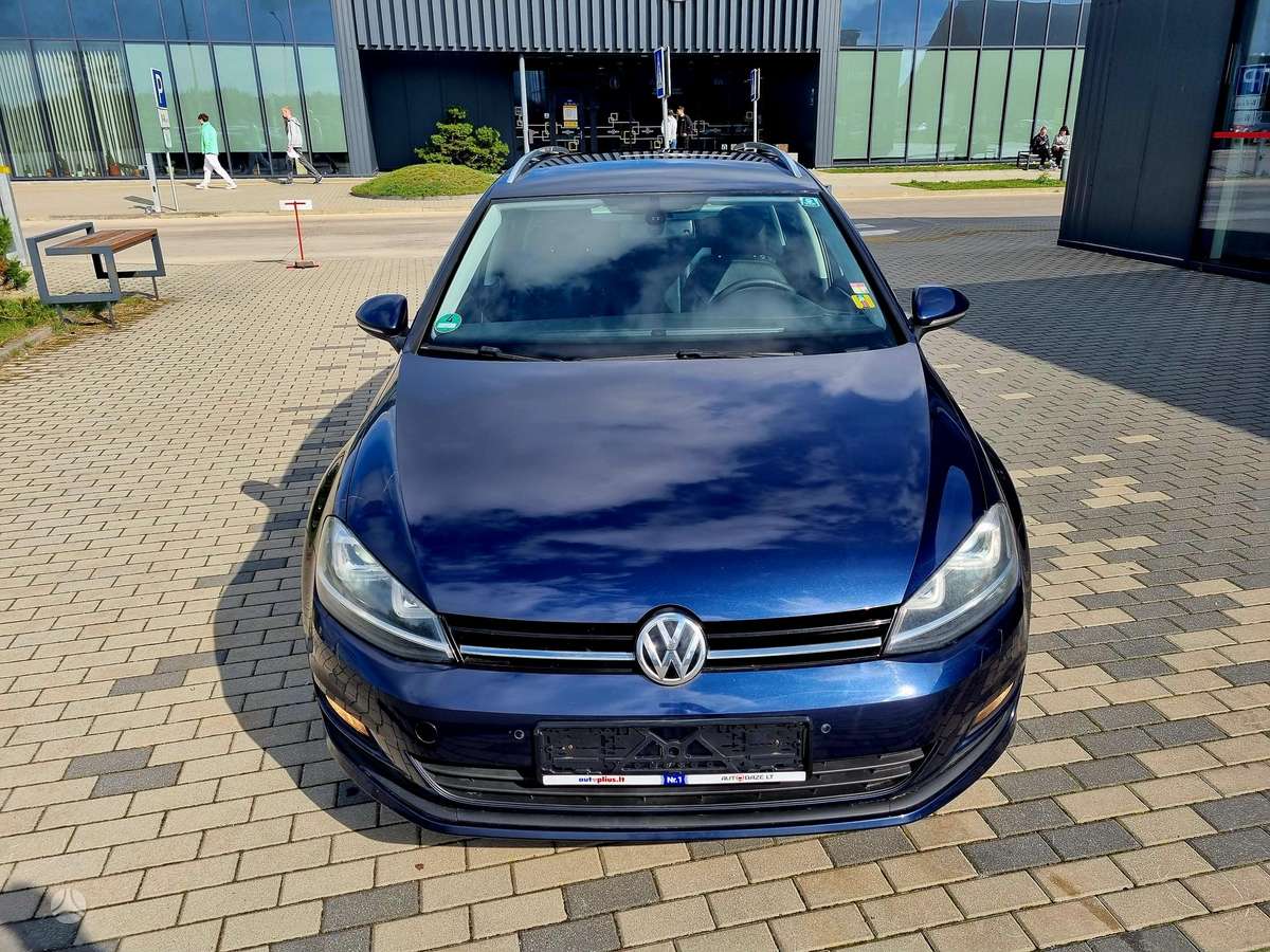 Volkswagen Golf 2013 — rear view
