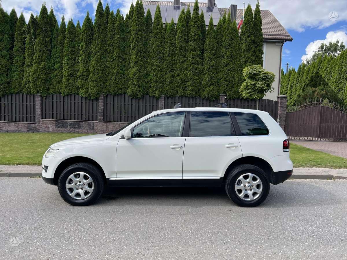 Volkswagen Touareg 2007 — вигляд ззаду