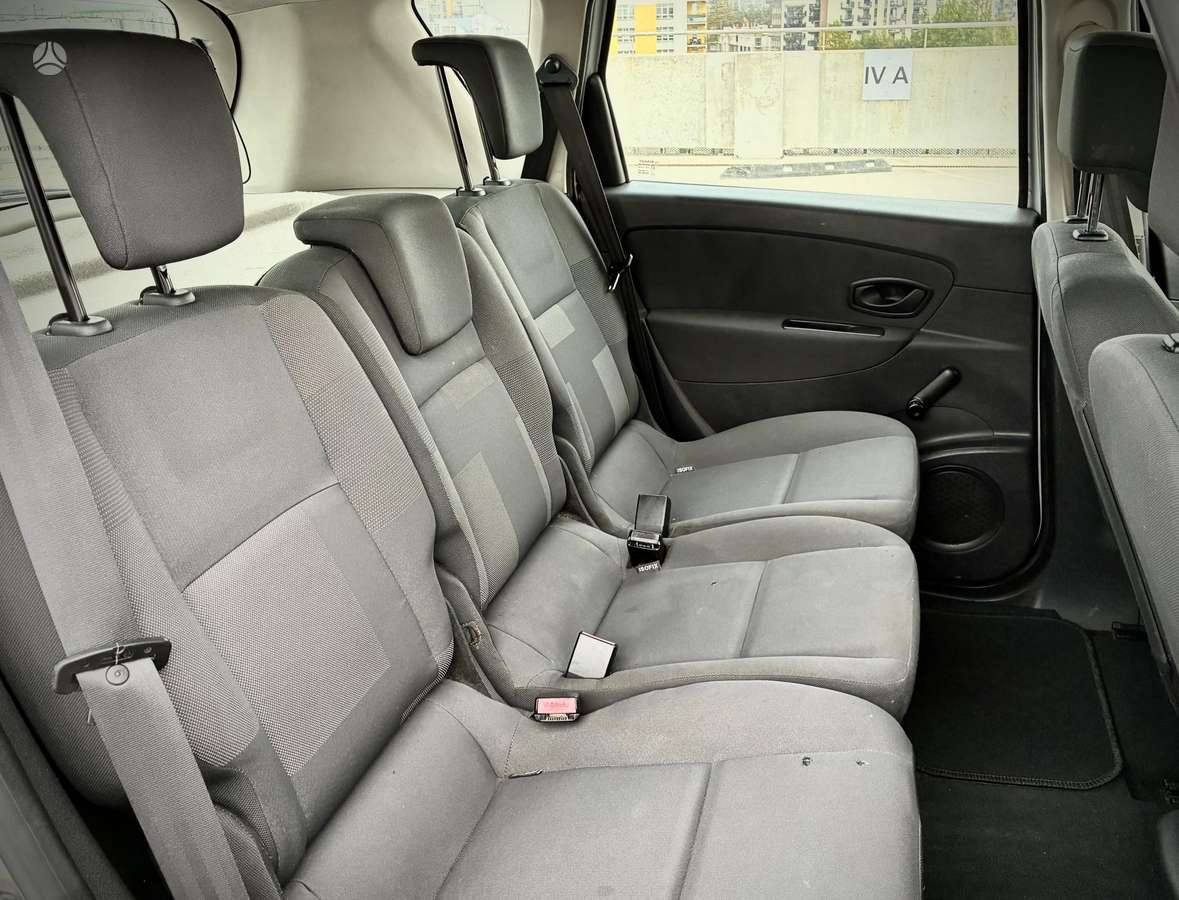 Renault Scenic 2011 — photo 12