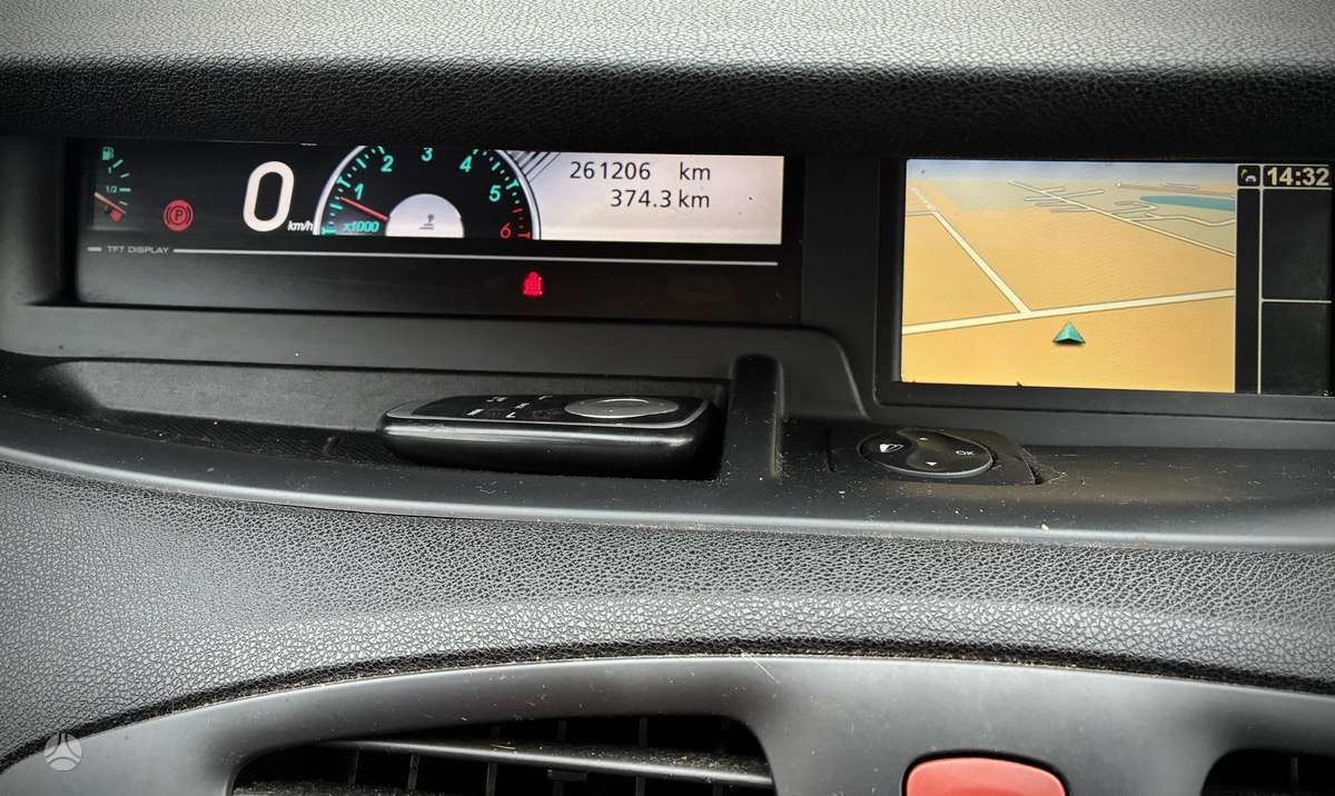 Renault Scenic 2011 — photo 9