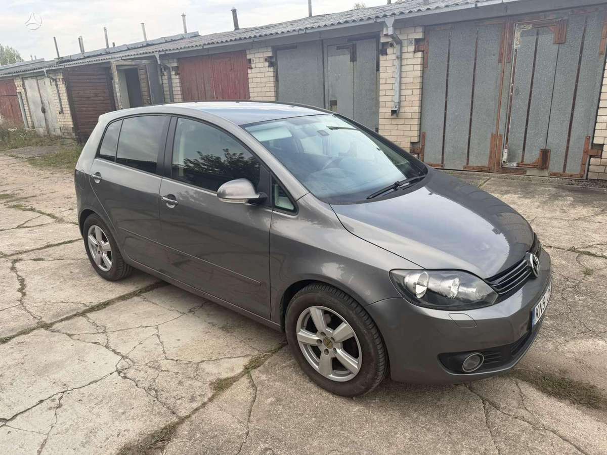 Volkswagen Golf 2010 — вигляд ззаду