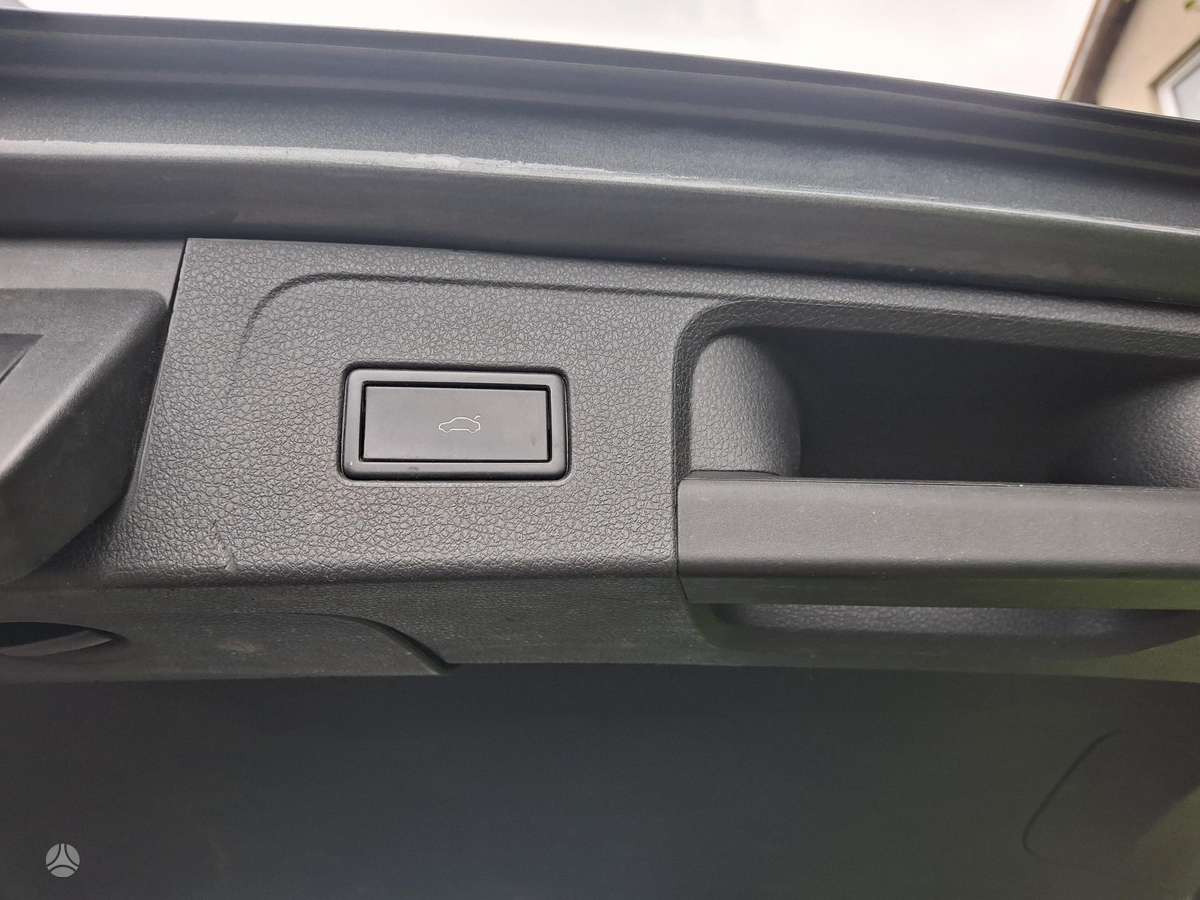 Volkswagen Passat 2015 — interior