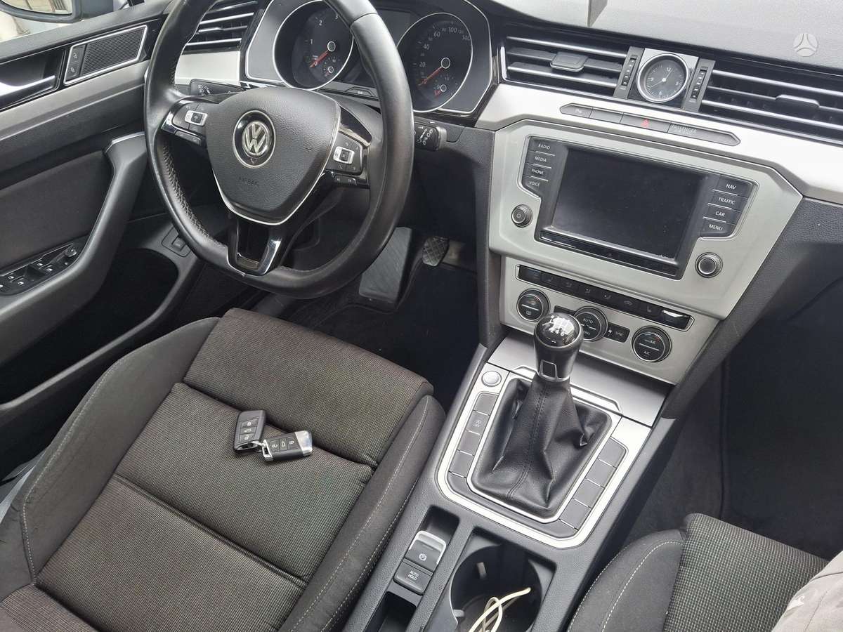Volkswagen Passat 2015 — photo 8