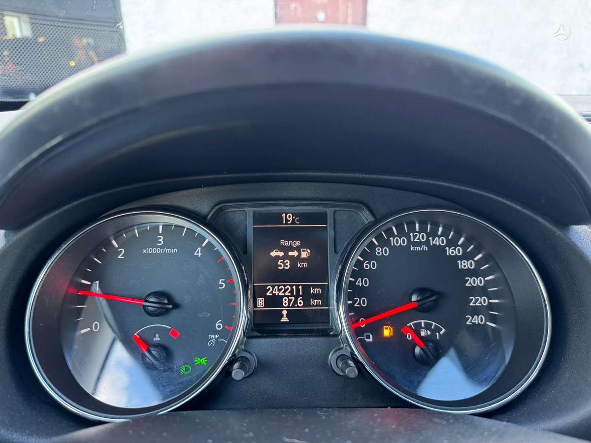 Nissan Qashqai 2012 — photo 10