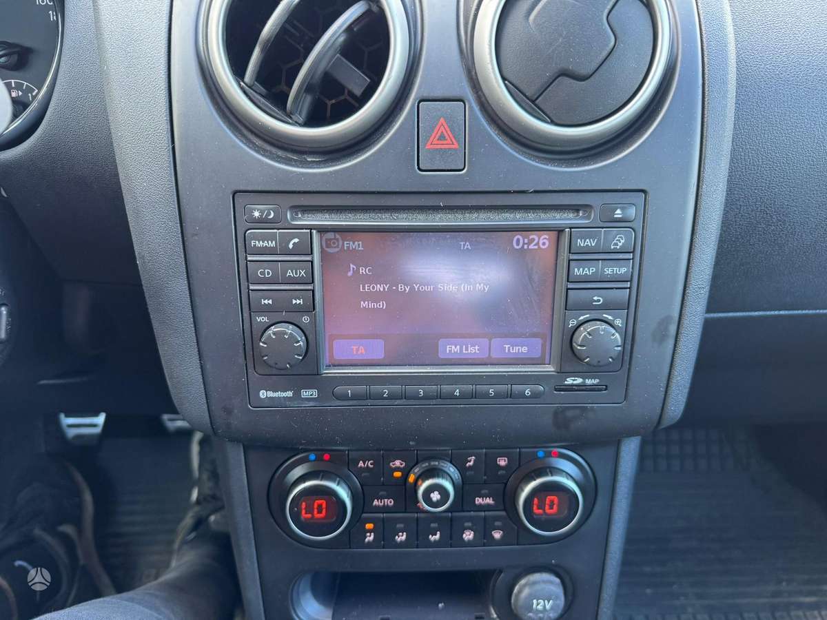 Nissan Qashqai 2012 — photo 15