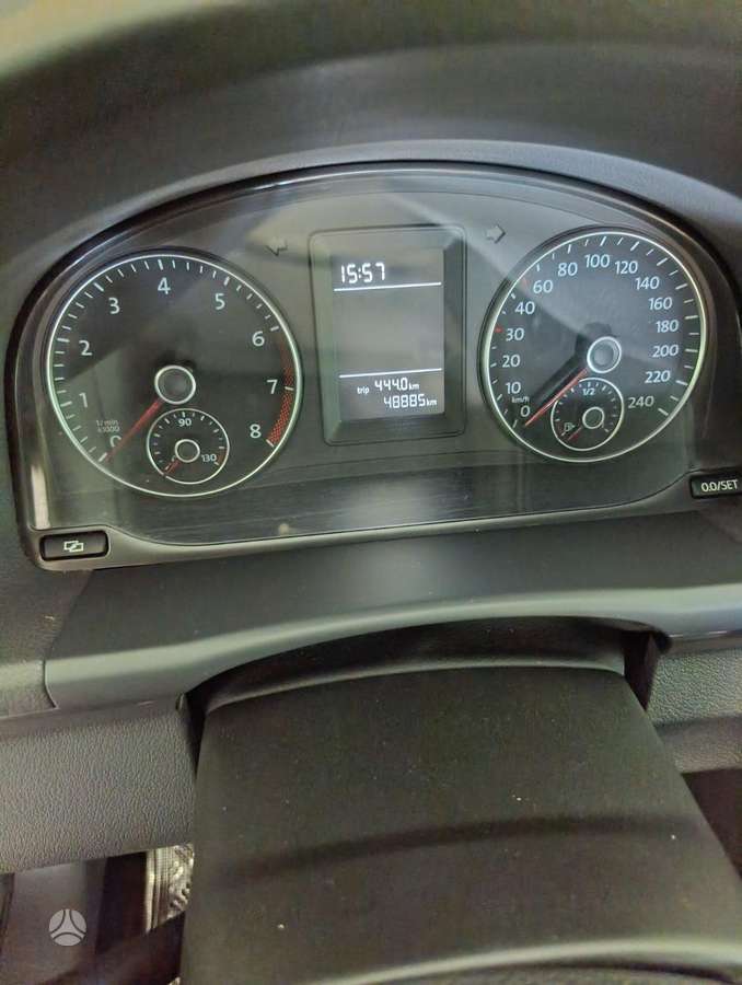 Volkswagen Touran 2010 — photo 14