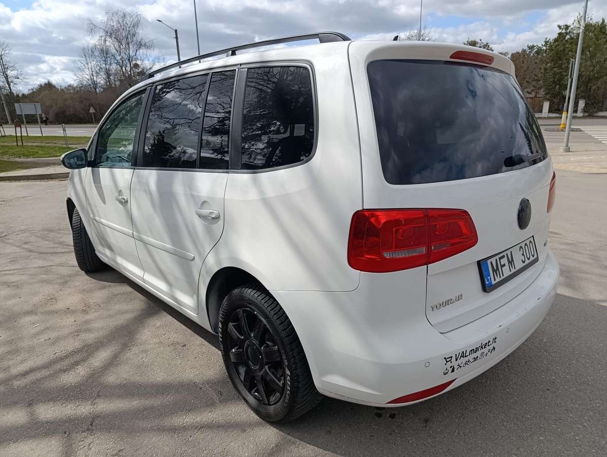 Volkswagen Touran 2010 — photo 7
