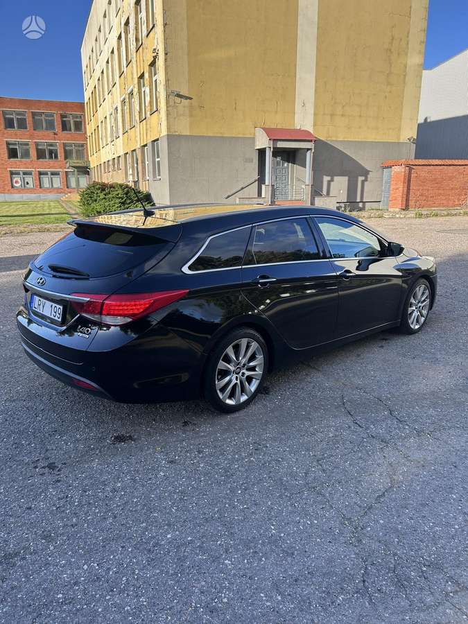 Hyundai i40, 2011