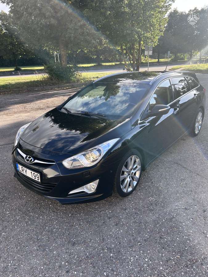 Hyundai i40 2011 — rear view