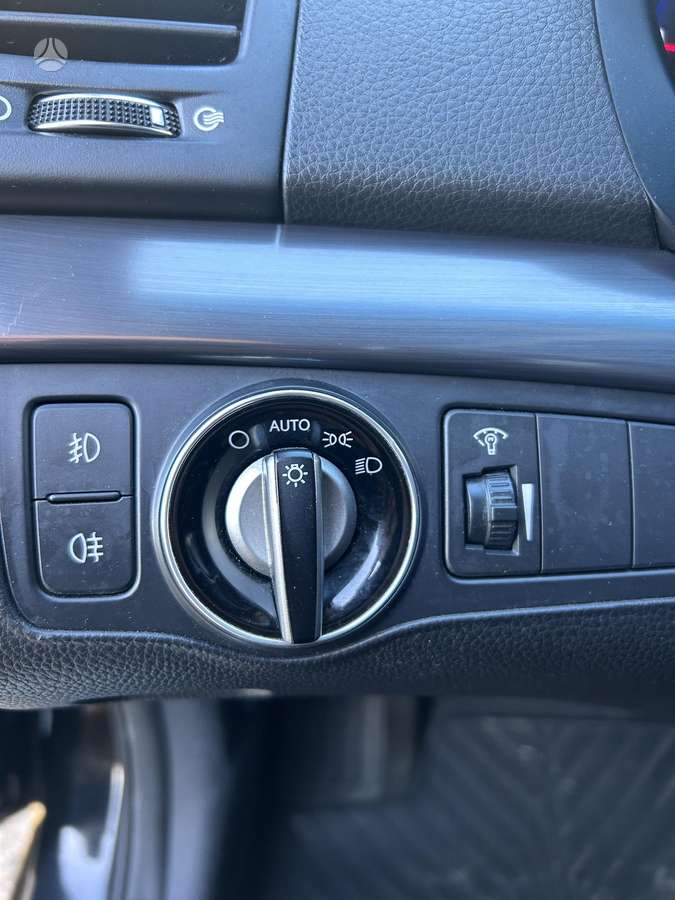 Hyundai i40 2011 — photo 21