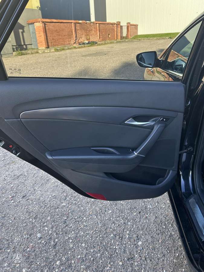 Hyundai i40 2011 — photo 24