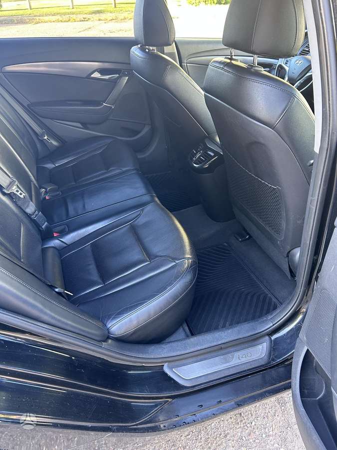 Hyundai i40 2011 — photo 28