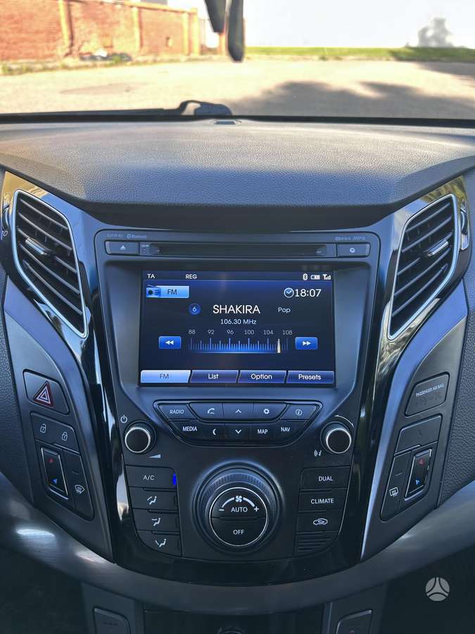 Hyundai i40 2011 — photo 35