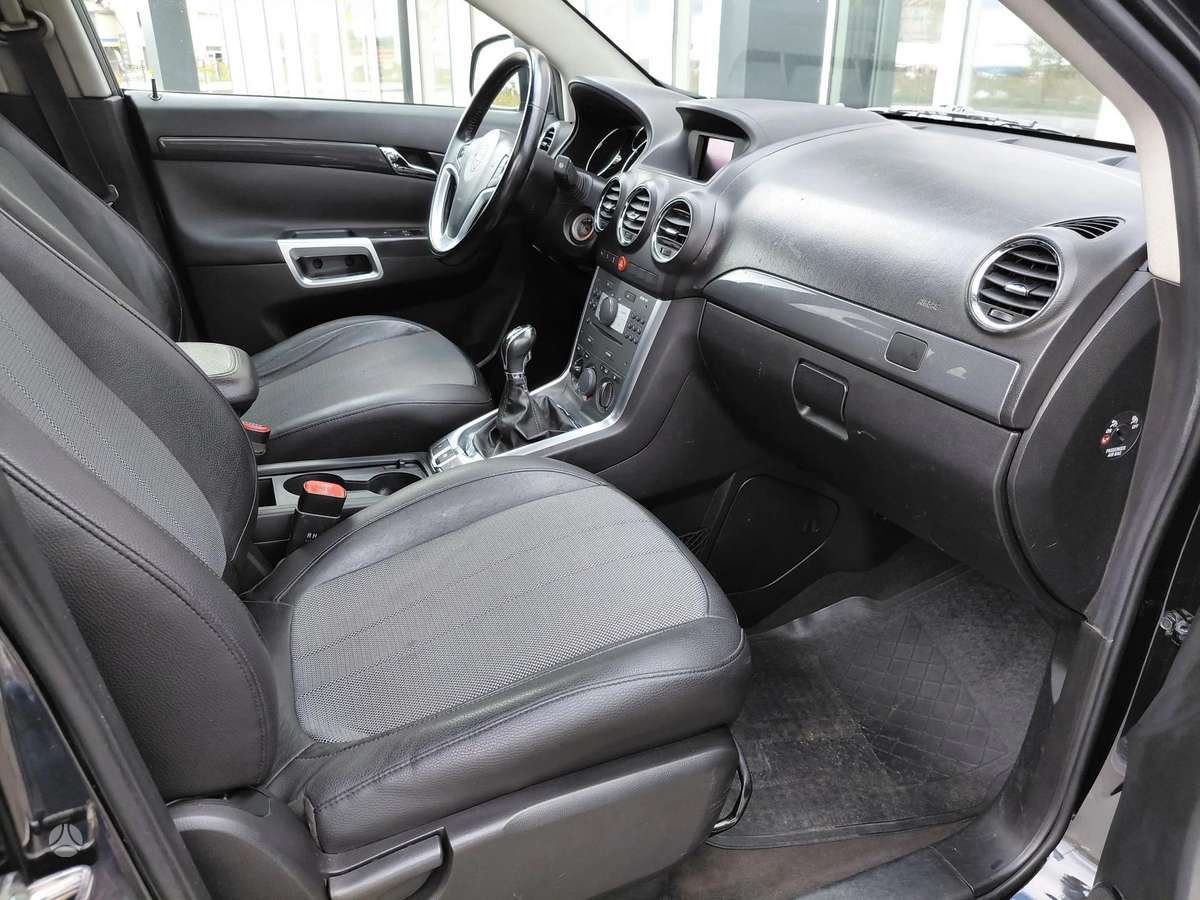 Opel Antara 2011 — photo 12